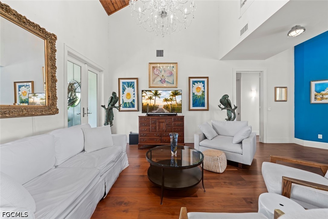 1428 Albatross Road Sanibel, FL 33957 - Photo 19 of 45