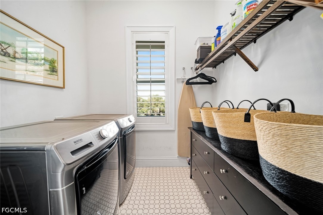 1428 Albatross Road Sanibel, FL 33957 - Photo 32 of 45