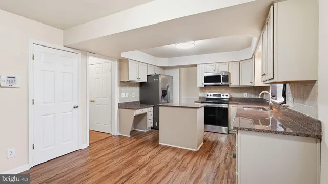 $2,650 | 11921 Stonehenge Drive, Fredericksburg, VA 22407