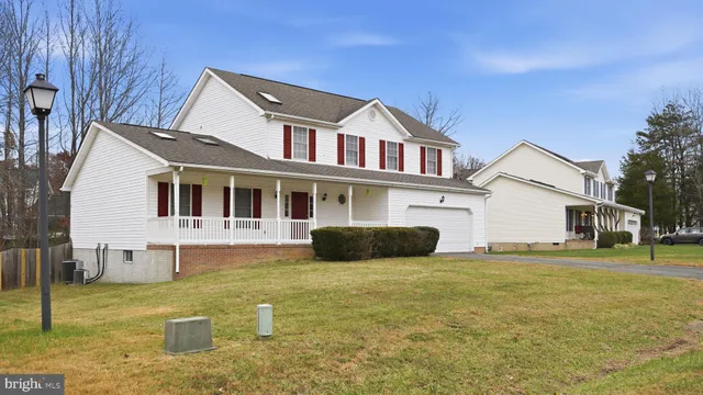$2,650 | 11921 Stonehenge Drive, Fredericksburg, VA 22407