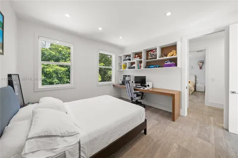$3,900,000 | 5700 Southwest 86th Street, South Miami, FL 33143