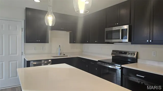 $2,200 | 431 Sunset Hollow Drive, Wentzville, MO 63385