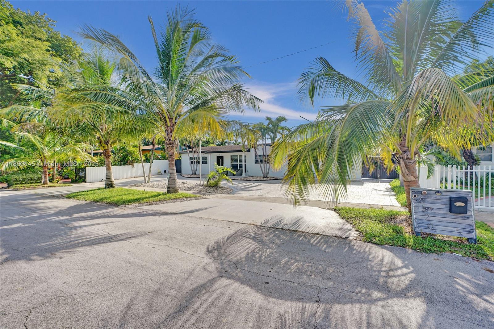6520 West 8th Lane Hialeah, FL 33012 - Photo 23 of 100