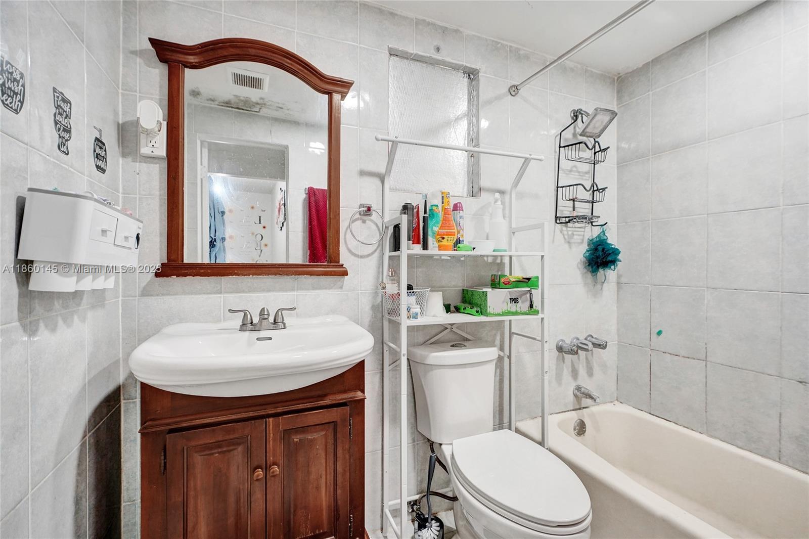 6520 West 8th Lane Hialeah, FL 33012 - Photo 82 of 100
