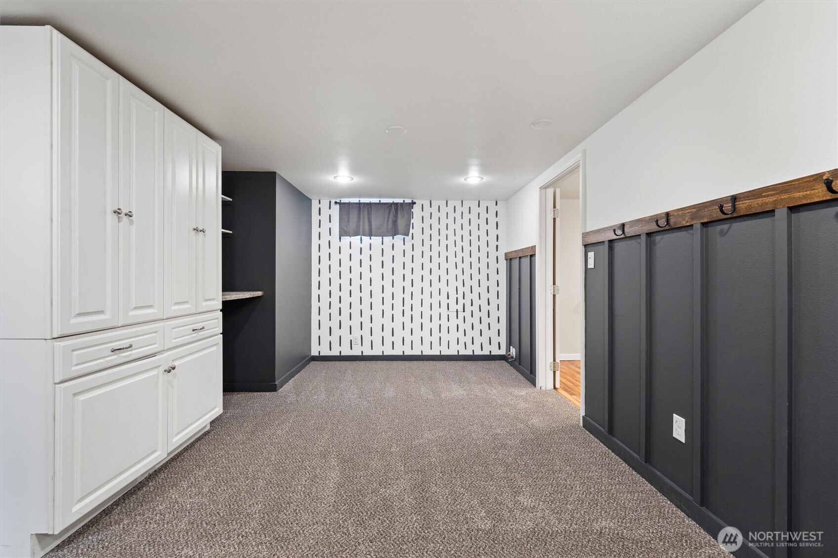 246 Maringo Road Ephrata, WA 98823 - Photo 28 of 40 a view of hallway with closet