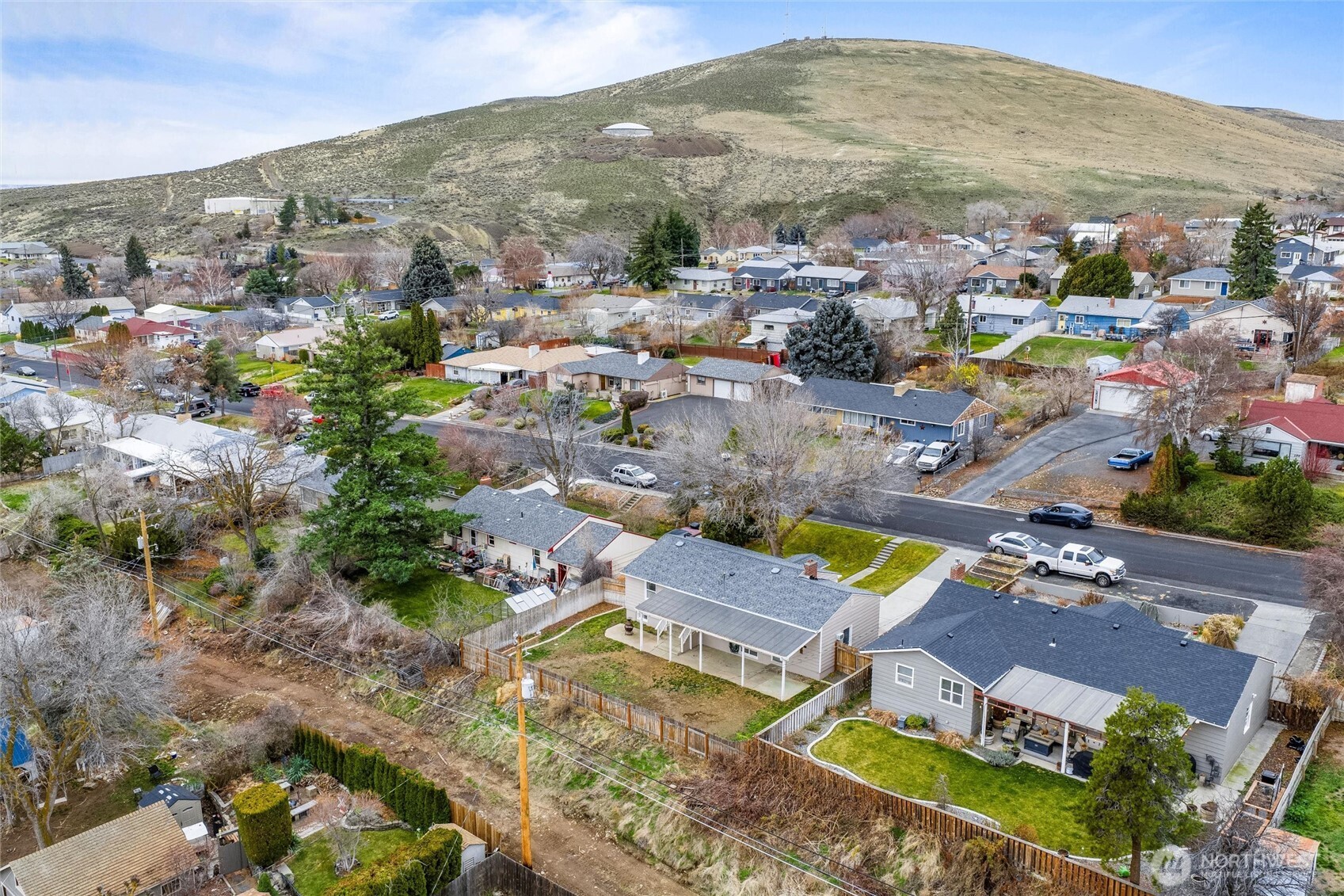 246 Maringo Road Ephrata, WA 98823 - Photo 38 of 40 an aerial view of residential house with outdoor space