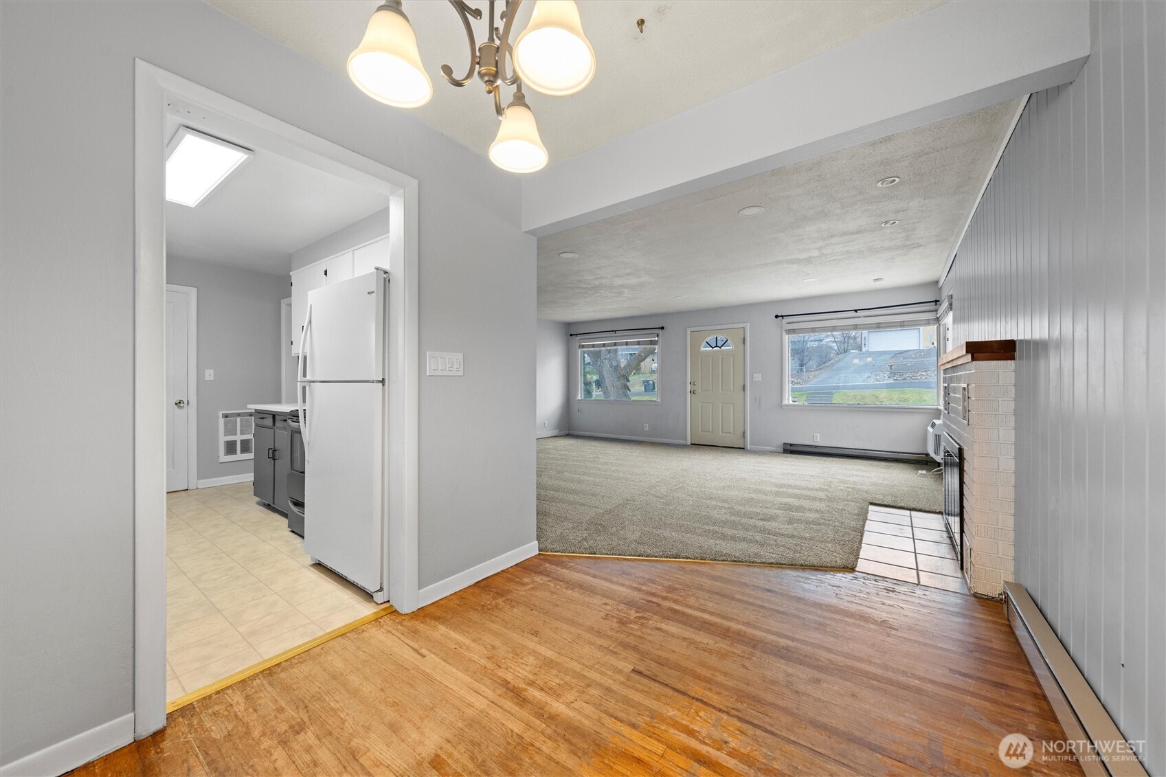 246 Maringo Road Ephrata, WA 98823 - Photo 4 of 40 a view of empty room with wooden floor
