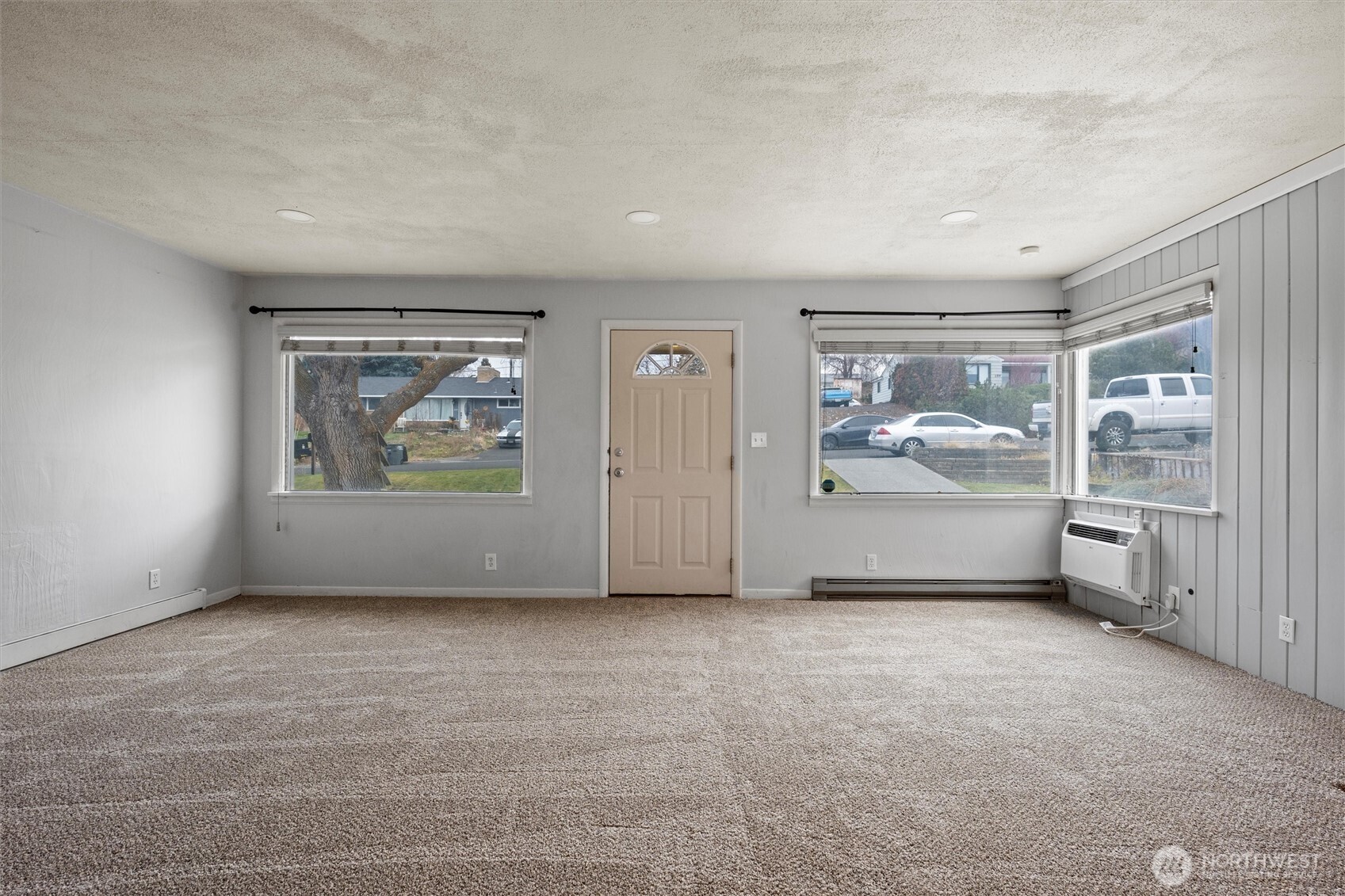 246 Maringo Road Ephrata, WA 98823 - Photo 6 of 40 a view of an empty room with a window