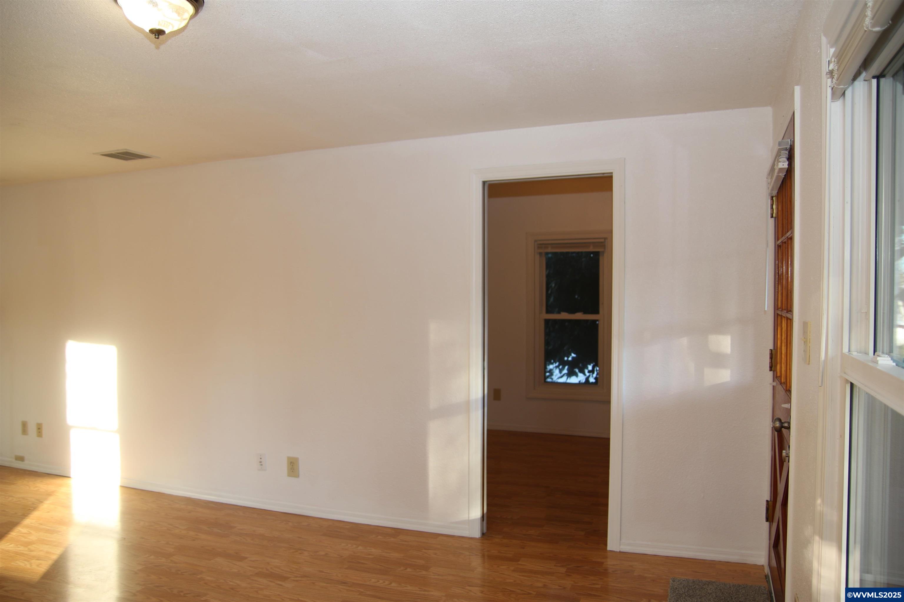 1617 Front Avenue Northeast Albany, OR 97321 - Photo 3 of 36 Gallery Image 3