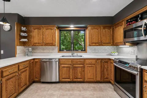 $650,000 | 18363 Jasper Path, Lakeville, MN 55044