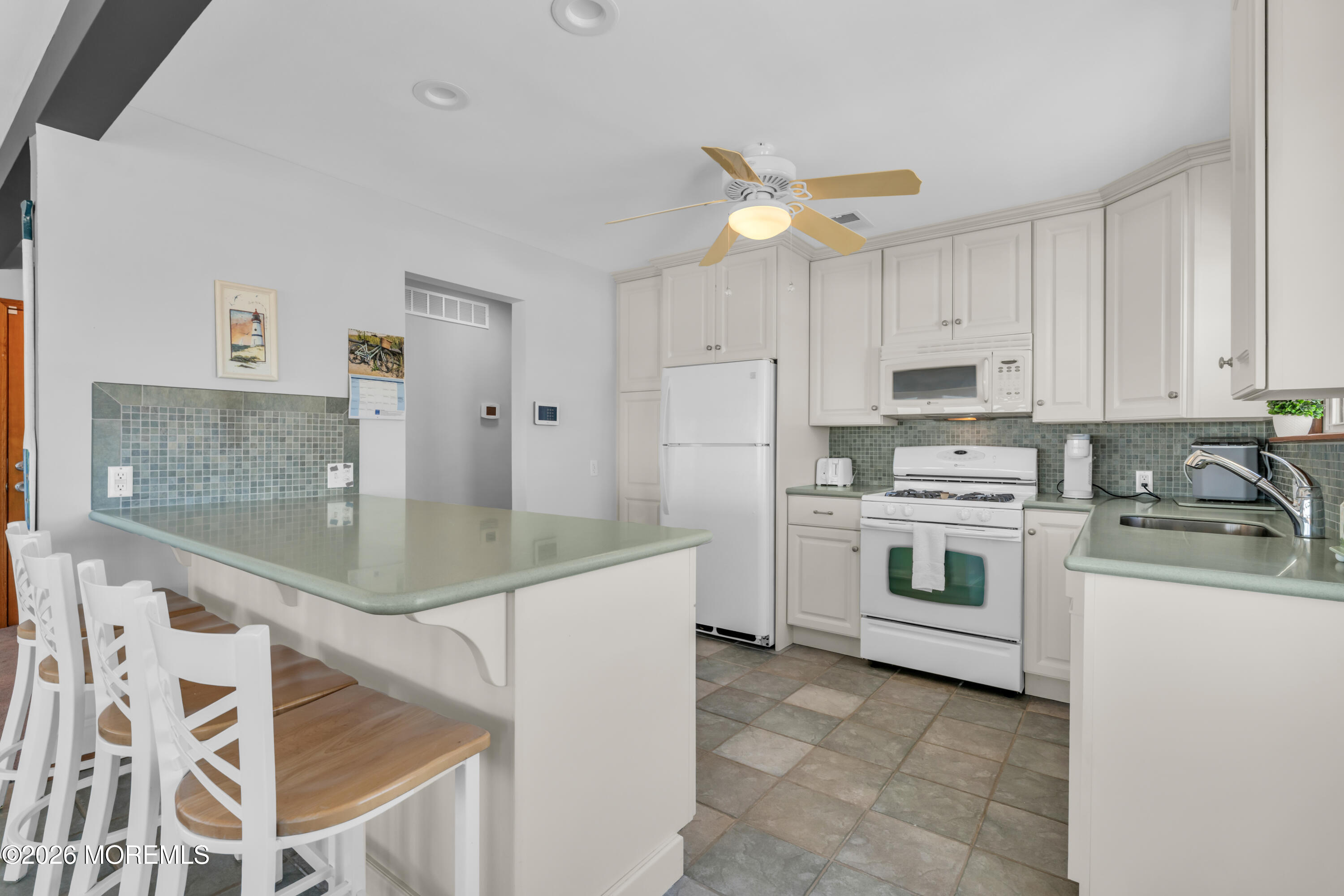 2400 Oceanfront Lavallette, NJ 08735 - Photo 20 of 34 photos_high_resolution_HOM05095