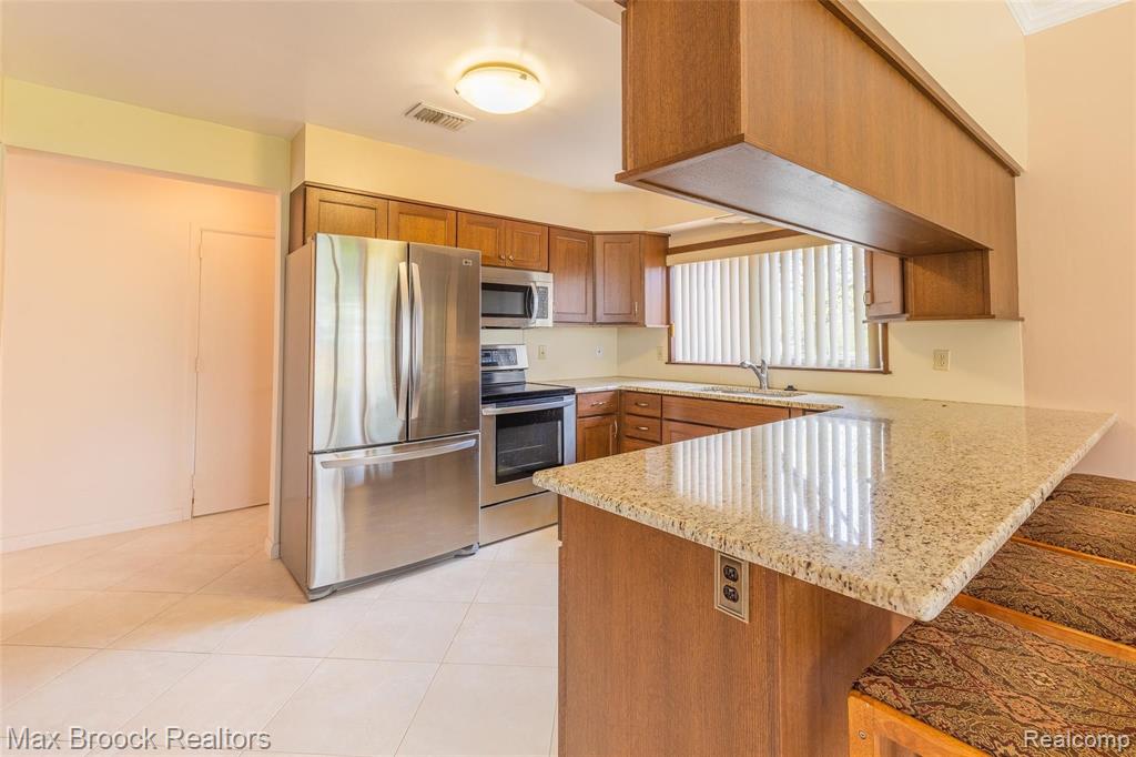 2355 West Wattles Road Troy, MI 48098 - Photo 27 of 53