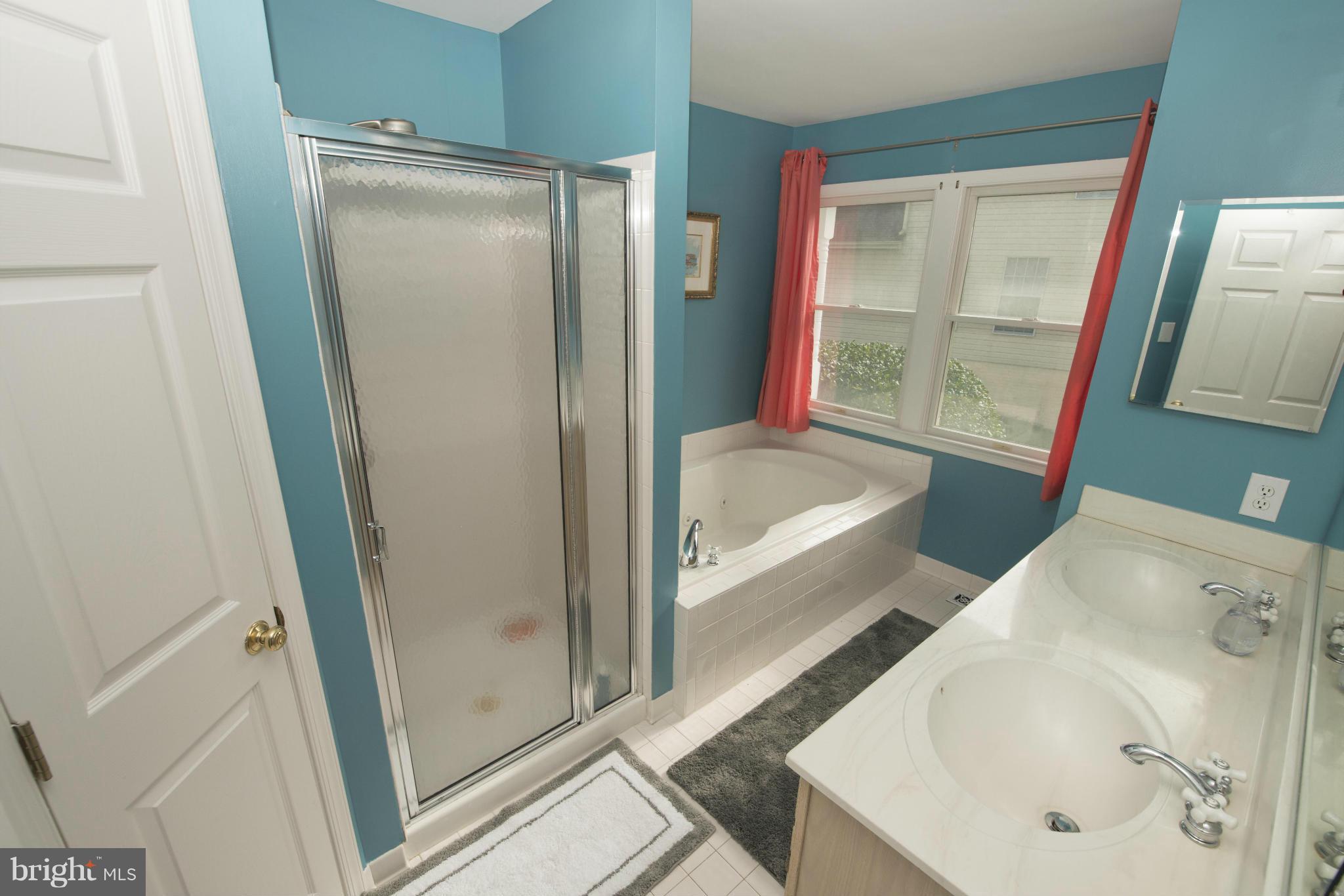 7521 Stream Crossing Road Baltimore, MD 21209 - Photo 13 of 26 Bath (Master)