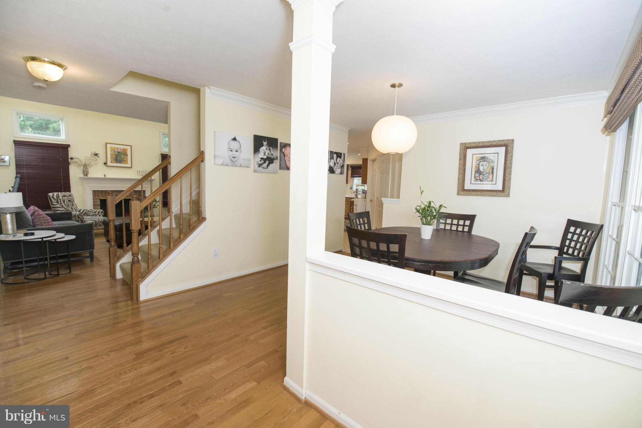7521 Stream Crossing Road Baltimore, MD 21209 - Photo 4 of 26 Entry foyer
