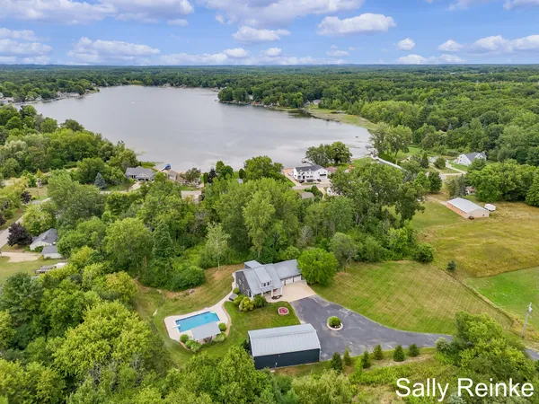 $825,000 | 303 Broman Street Northeast, Sparta, MI 49345