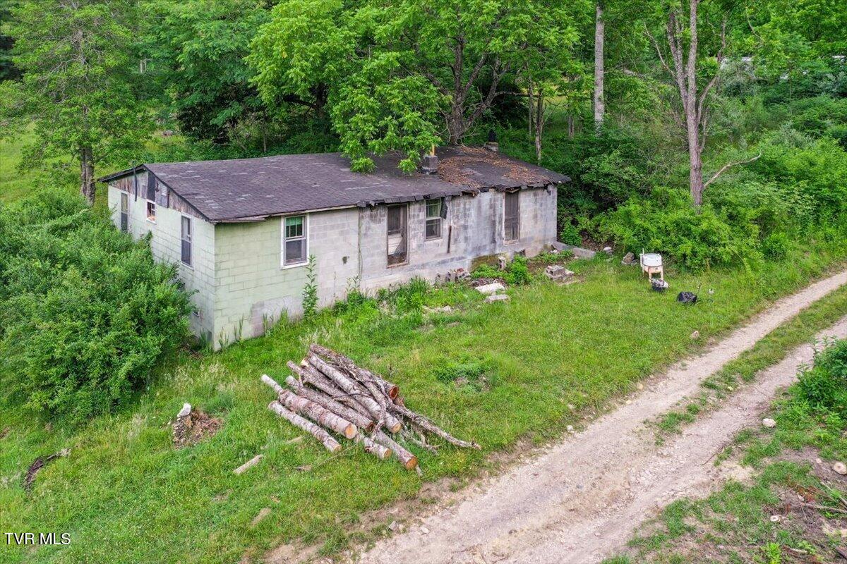 1258 Hawkins Road Laurel Bloomery, TN 37680 - Photo 17 of 29 17-DJI_0216
