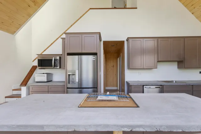 $995,000 | 19745 South Lakeside Road, New Buffalo, MI 49117