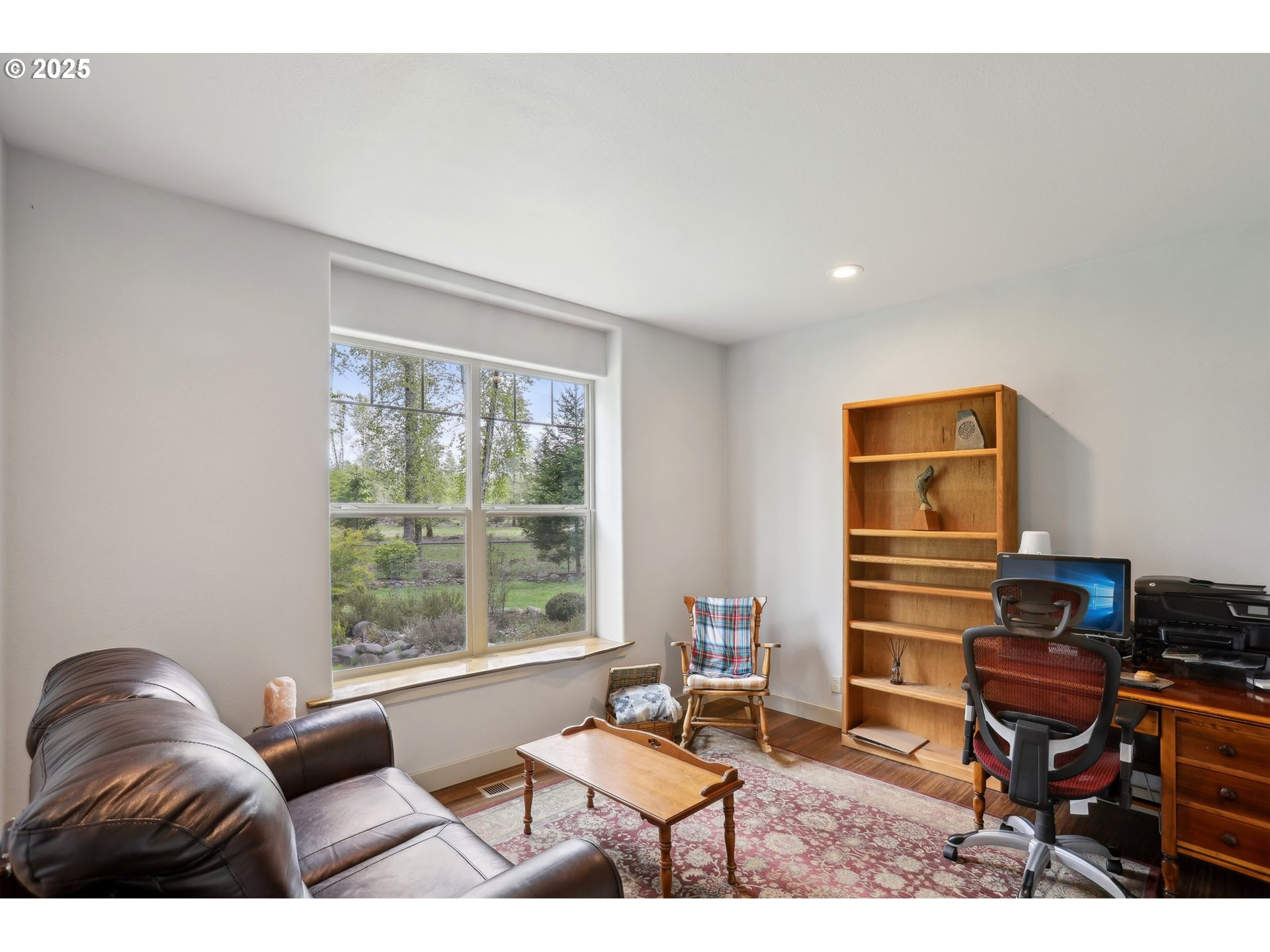 230 Riley Court Toutle, WA 98649 - Photo 31 of 48 a living room with furniture and a window