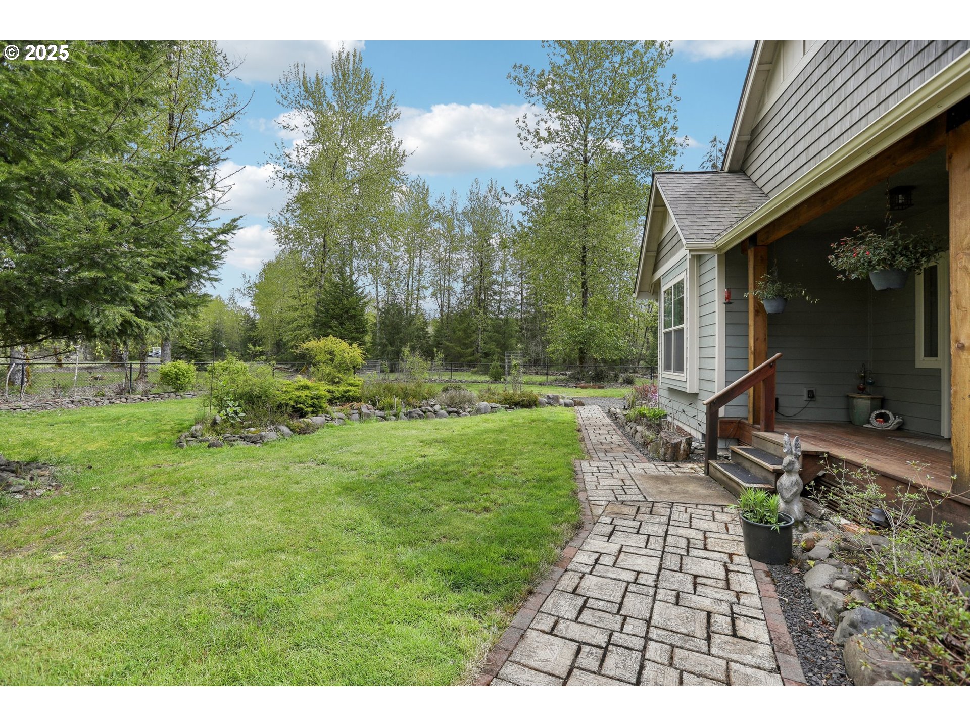 230 Riley Court Toutle, WA 98649 - Photo 7 of 48 a backyard of a house with lots of green space