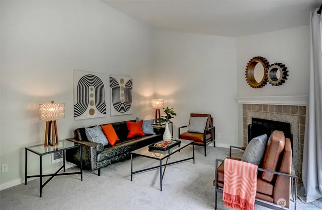 $2,175 | 12040 100th Avenue Northeast, Unit J303, Kirkland, WA 98034