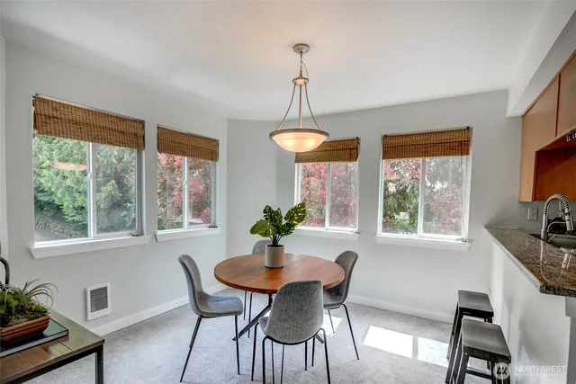 $2,175 | 12040 100th Avenue Northeast, Unit J303, Kirkland, WA 98034