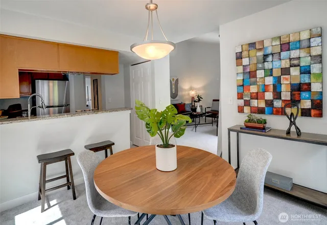 $2,175 | 12040 100th Avenue Northeast, Unit J303, Kirkland, WA 98034