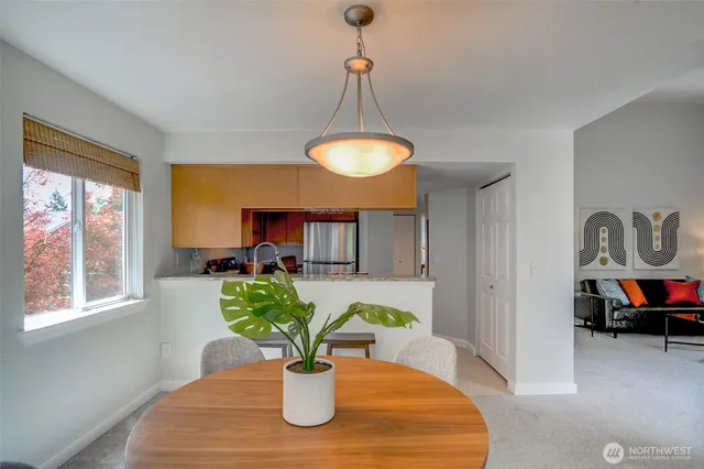 $2,175 | 12040 100th Avenue Northeast, Unit J303, Kirkland, WA 98034