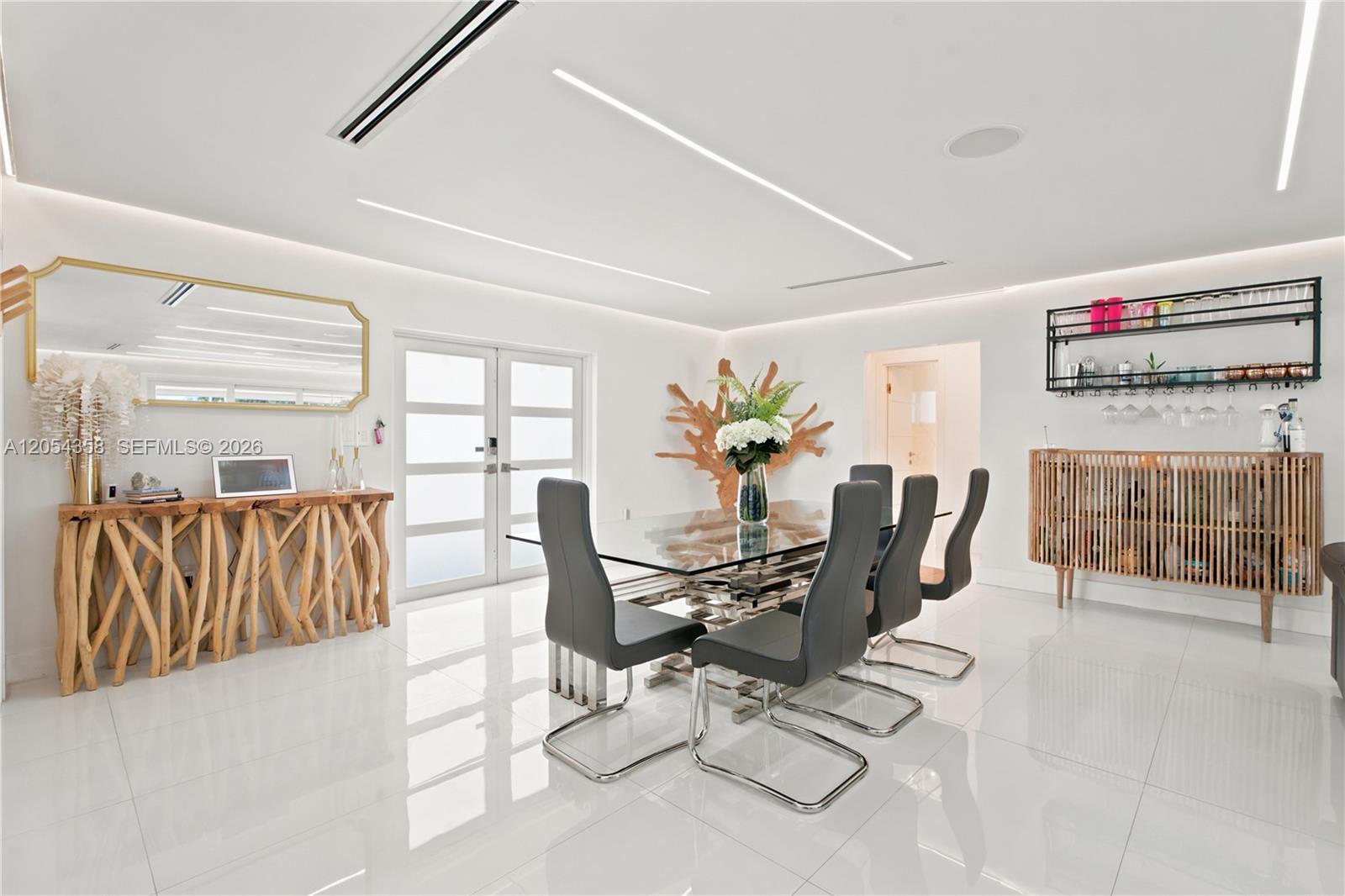 12930 Auralia Road North Miami, FL 33181 - Photo 13 of 34 Gallery Image 13