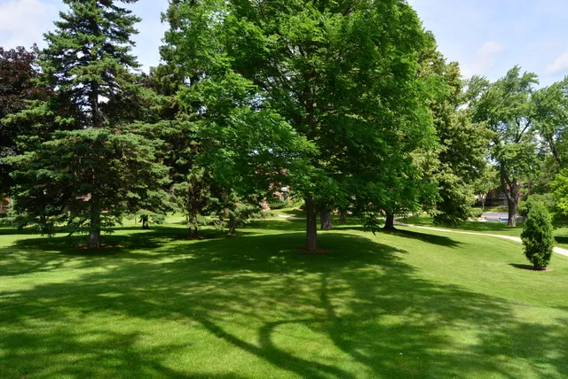 $89,000 | 8605 North Servite Drive, Unit 105, Milwaukee, WI 53223