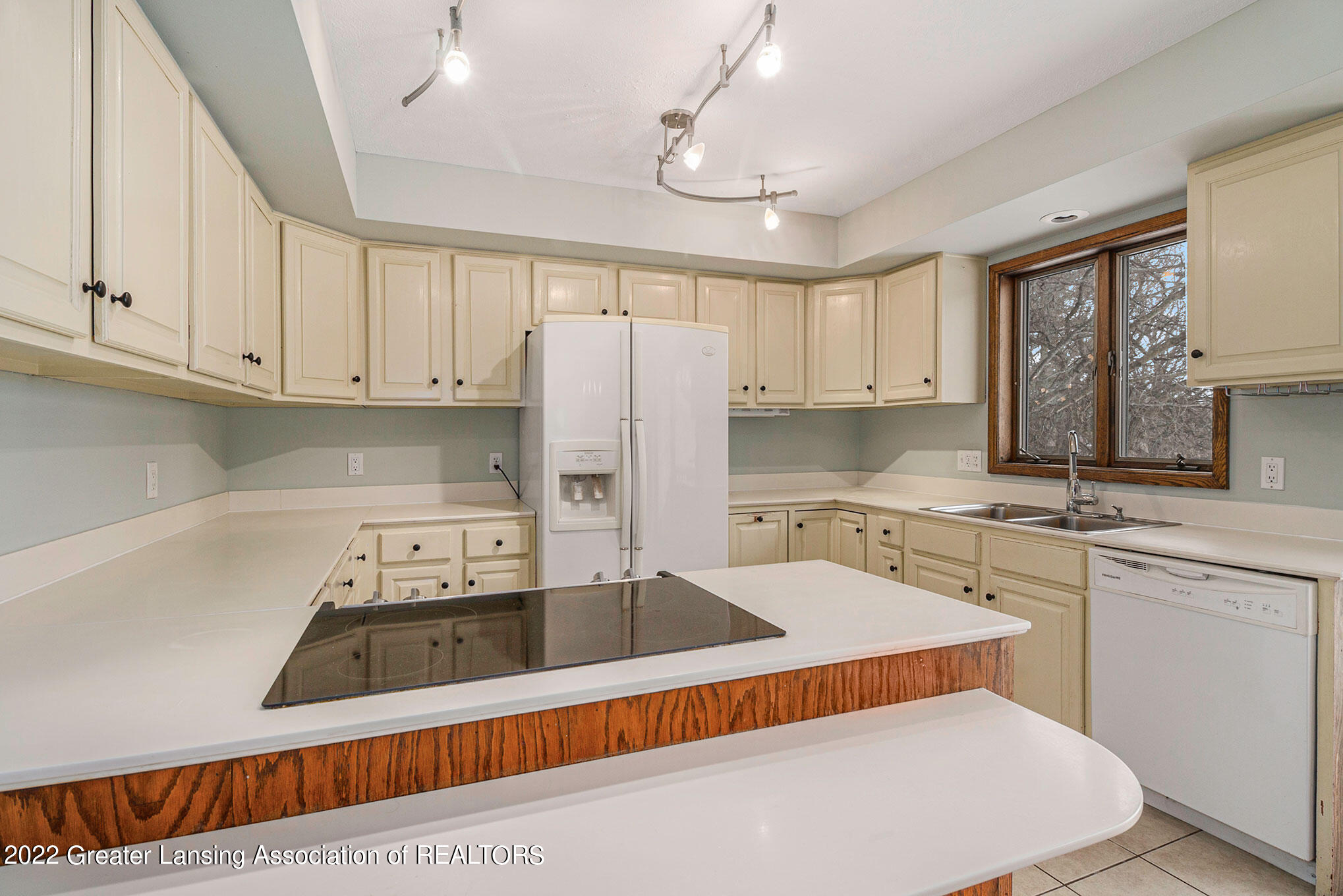 1651 West Stoll Road Dewitt, MI 48820 - Photo 7 of 18 Kitchen