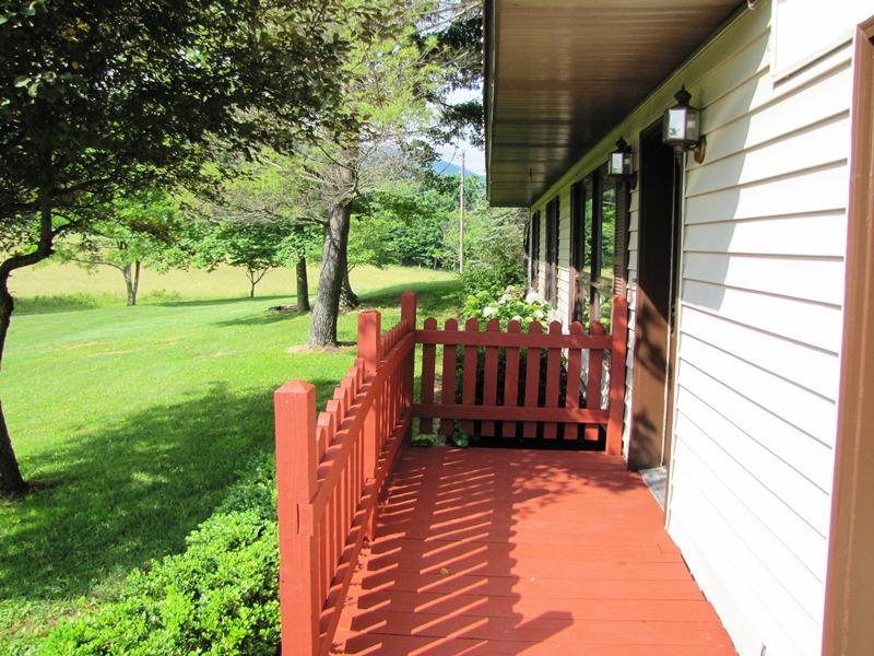 1135 Green Valley Road Peterstown, WV 24963 - Photo 22 of 46 Gallery Image 22