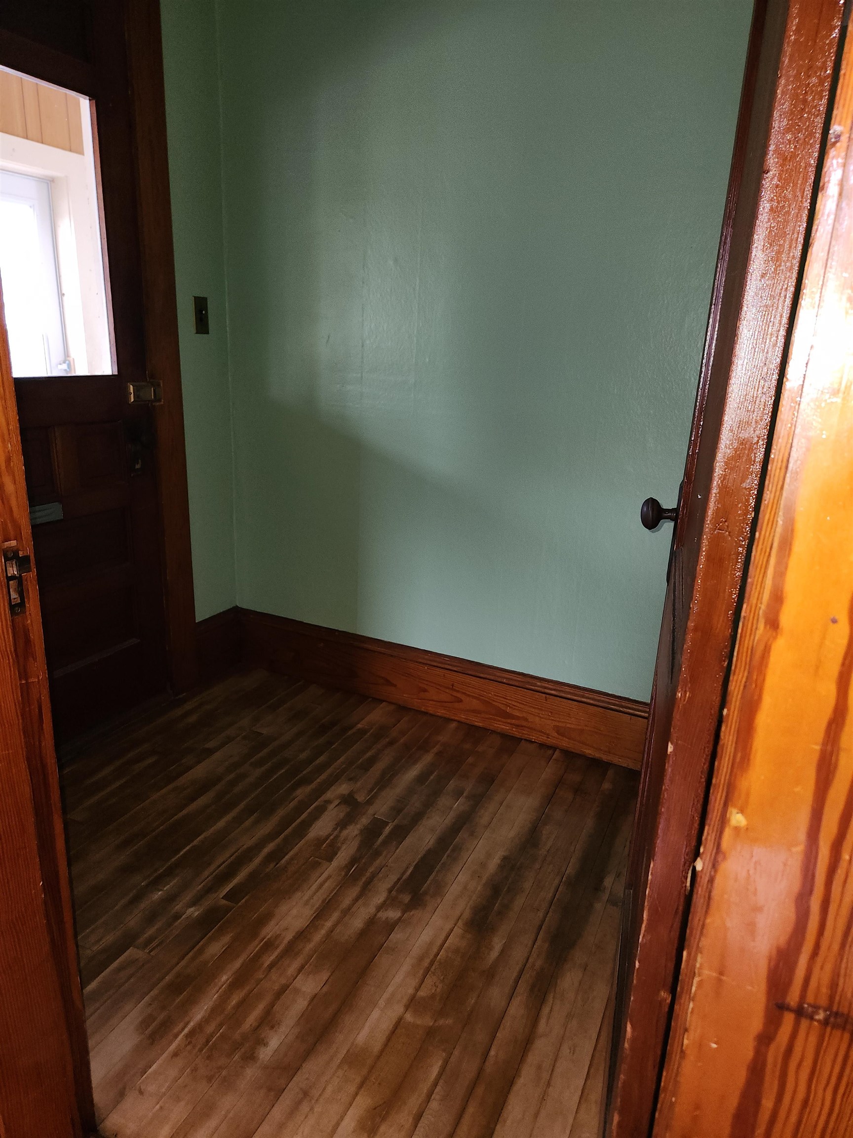27 Spring Street Laconia, NH 03246 - Photo 11 of 12