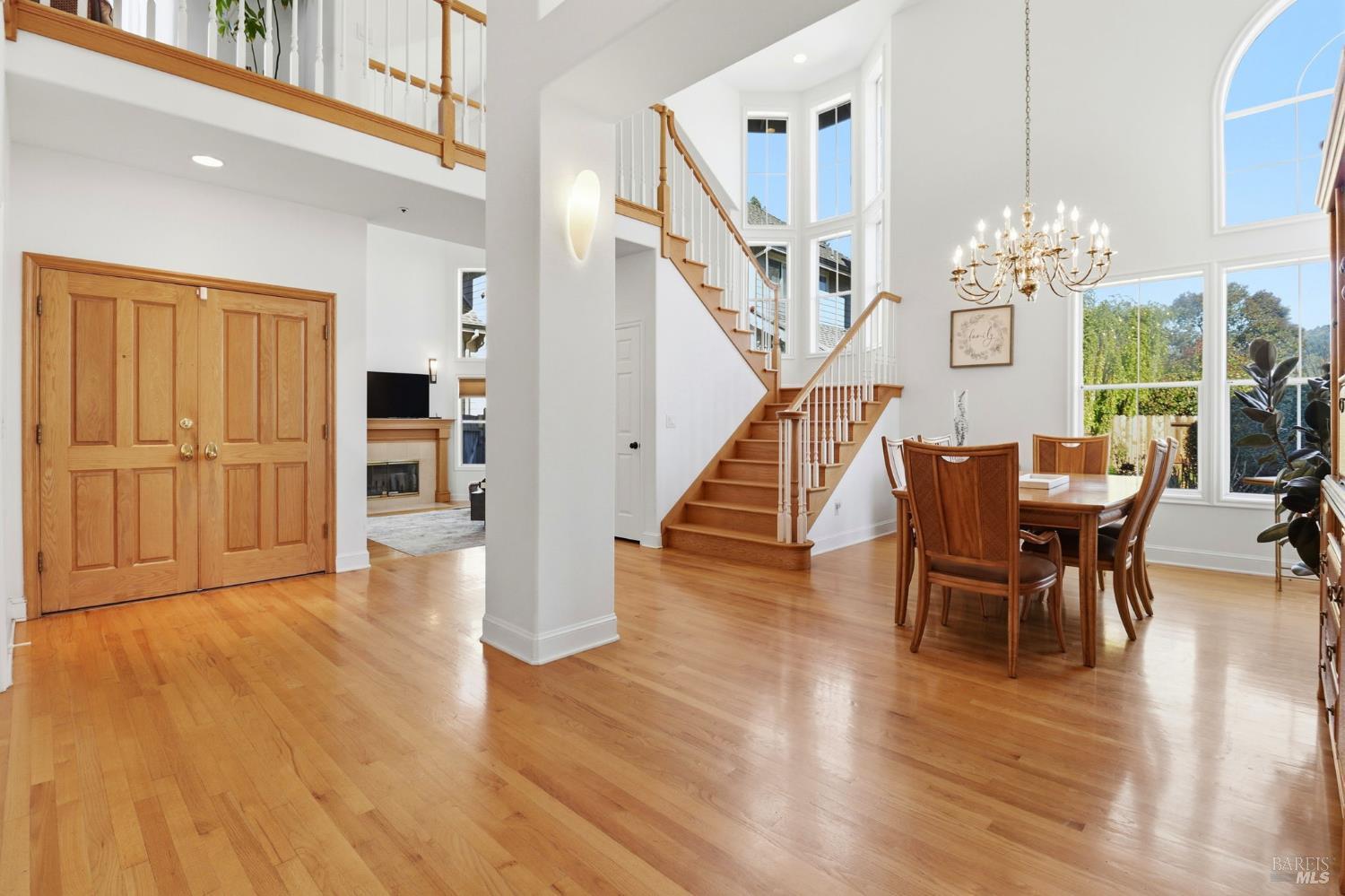 39 Erica Court Novato, CA 94947 - Photo 3 of 55