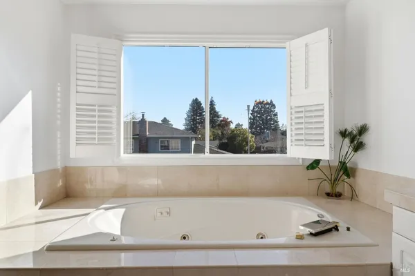 $1,685,000 | 39 Erica Court, Novato, CA 94947