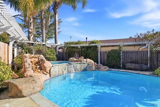 $1,799,999 | 39 Erica Court, Novato, CA 94947