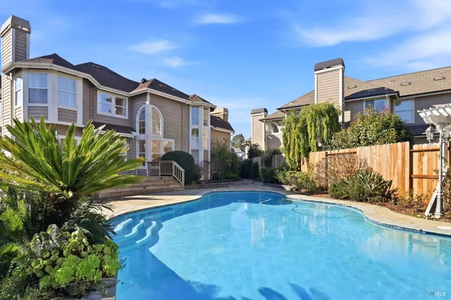 $1,799,999 | 39 Erica Court, Novato, CA 94947