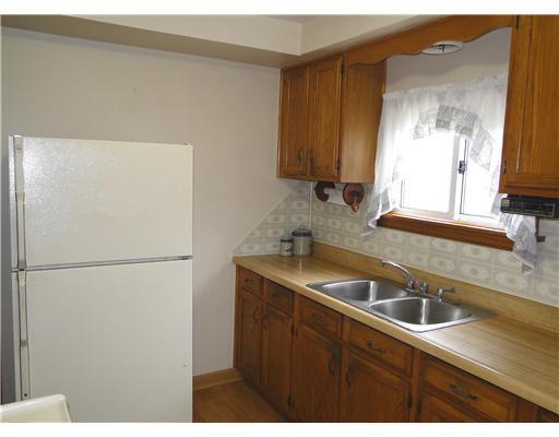 334 Nine Eighty Road McDonald, PA 15057 - Photo 9 of 18 Kitchen.