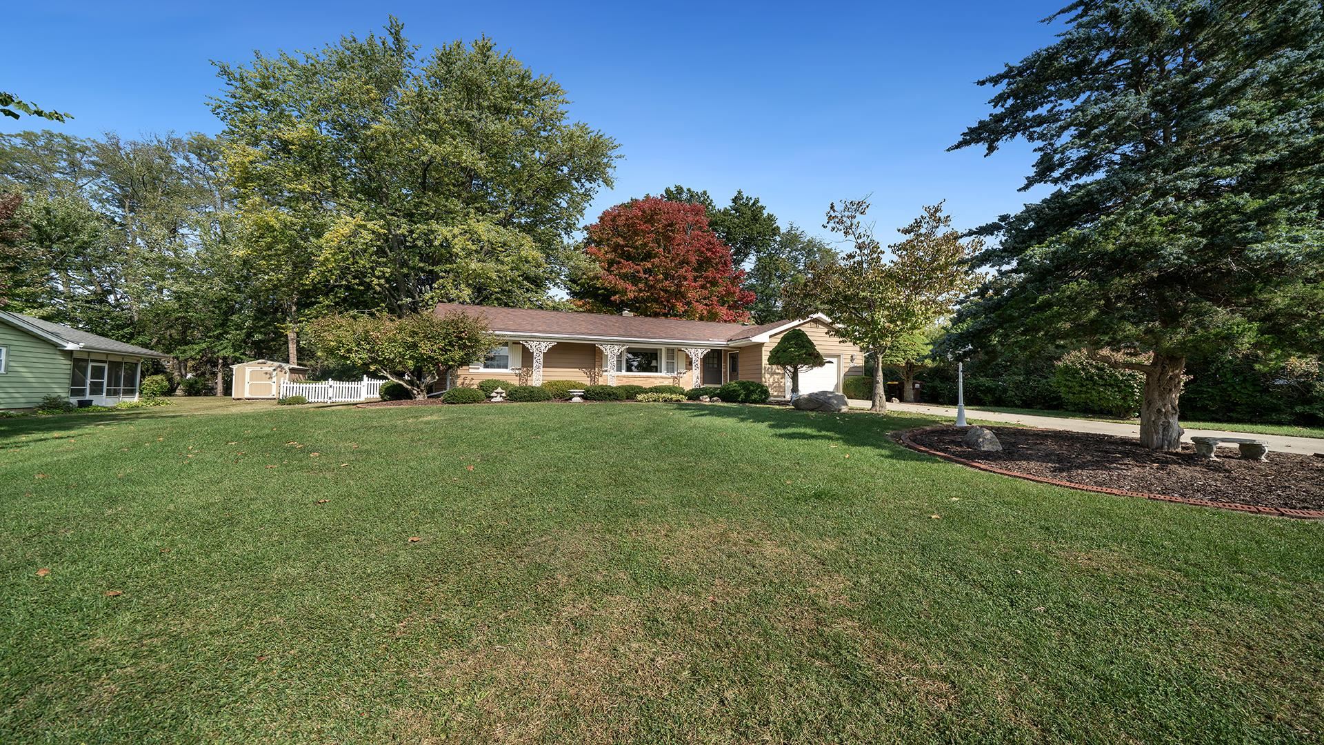 310 Barbara Street Mount Morris, IL 61054 - Photo 33 of 36 a front view of a house with a yard