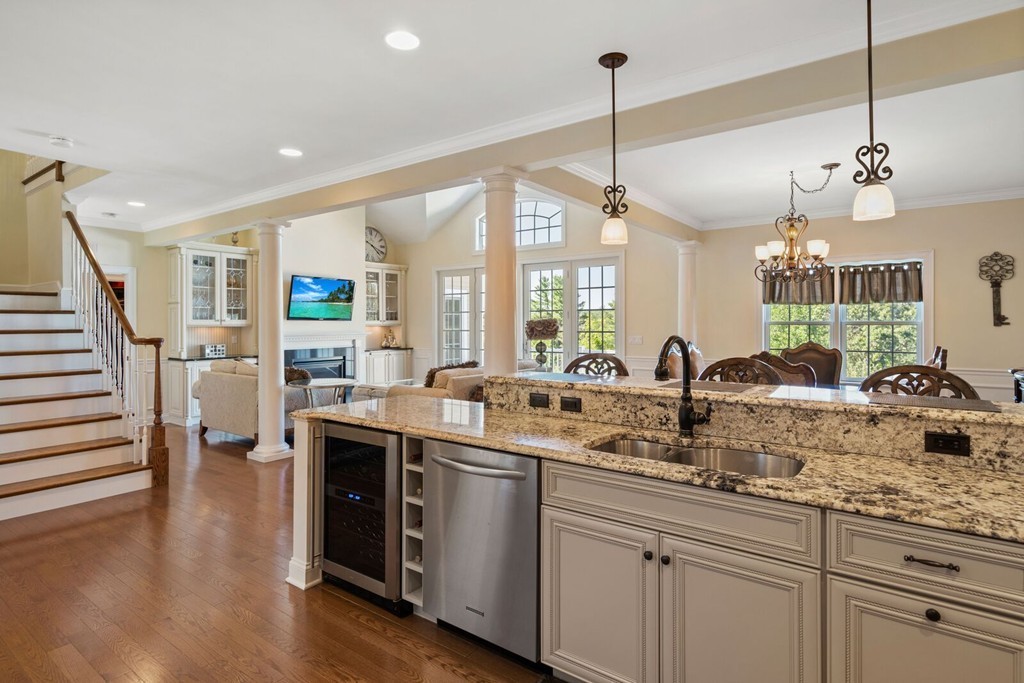 4 Callaway Drive, Unit 4 Danvers, MA 01923 - Photo 2 of 42