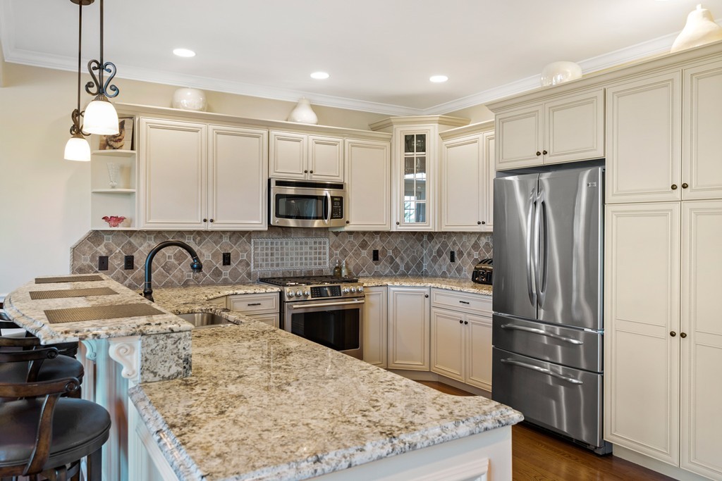 4 Callaway Drive, Unit 4 Danvers, MA 01923 - Photo 6 of 42