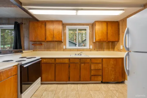 $495,000 | 1195 Bonanza Avenue, South Lake Tahoe, CA 96150