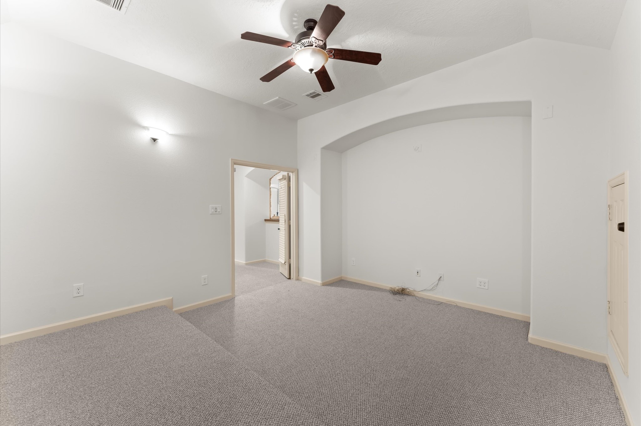 3 North Beech Springs Circle Spring, TX 77389 - Photo 24 of 43 a view of room with ceiling fan