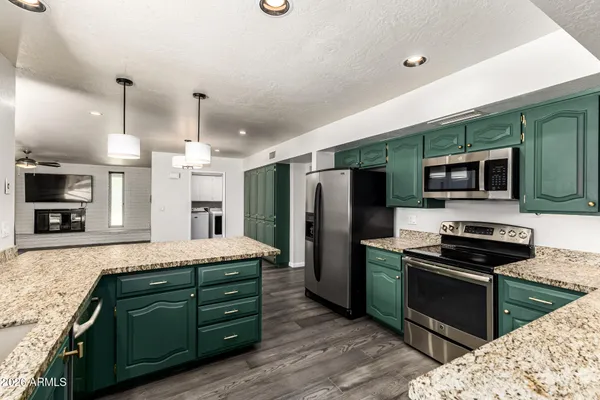 $689,000 | 2021 East Pegasus Drive, Tempe, AZ 85283