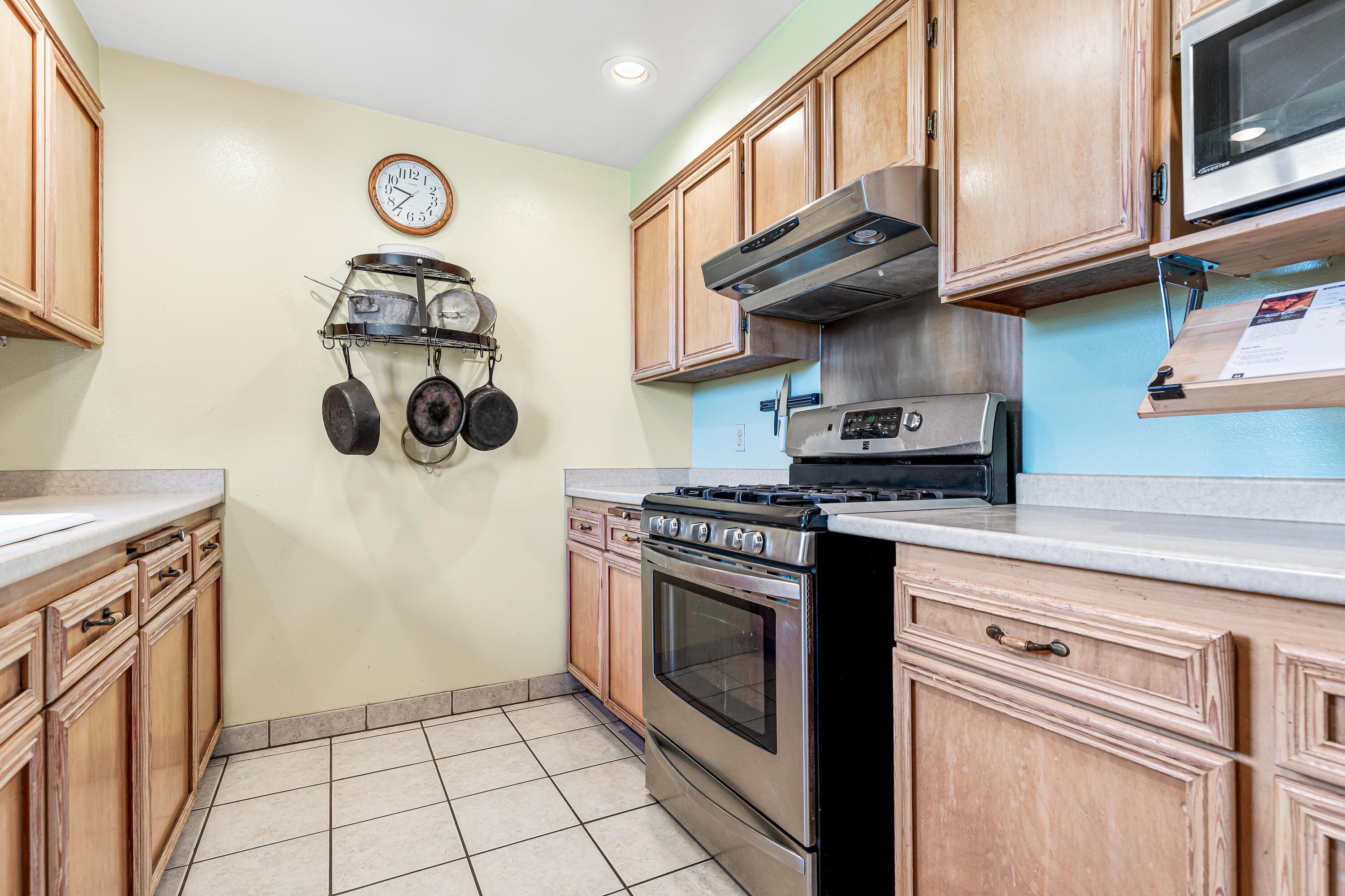 704 Elm Way Eagle Point, OR 97524 - Photo 16 of 47 17