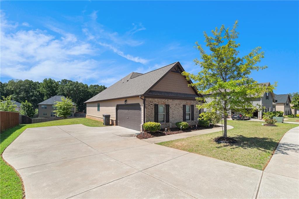 90 Streamside Drive Covington, GA 30016 - Photo 2 of 23