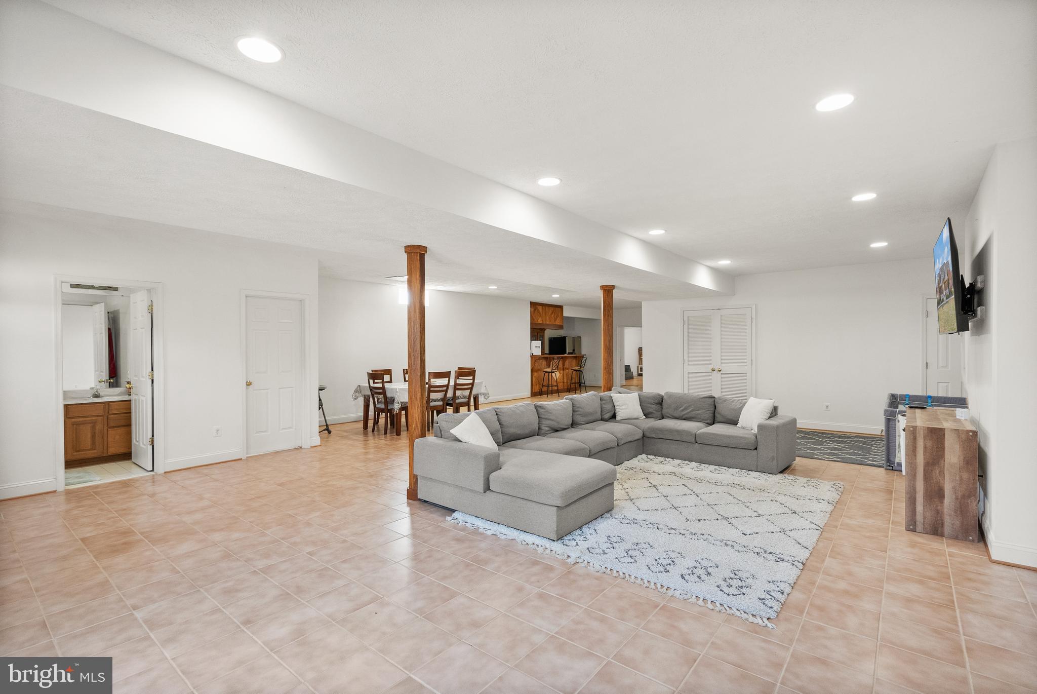 13145 Carriage Ford Road Nokesville, VA 20181 - Photo 49 of 70 a living room with furniture and a couch