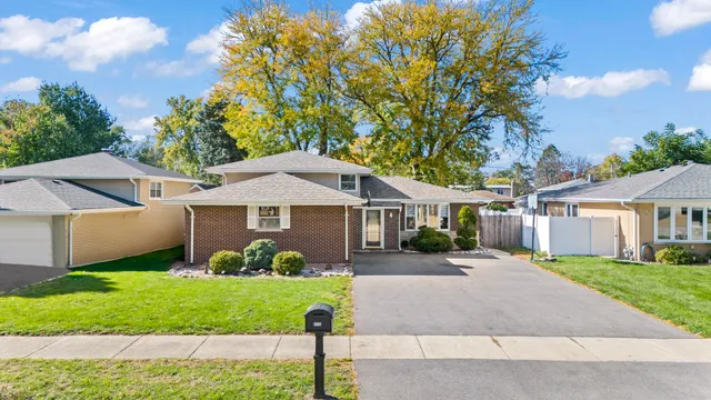 $397,000 | 10600 Highland Avenue, Worth, IL 60482