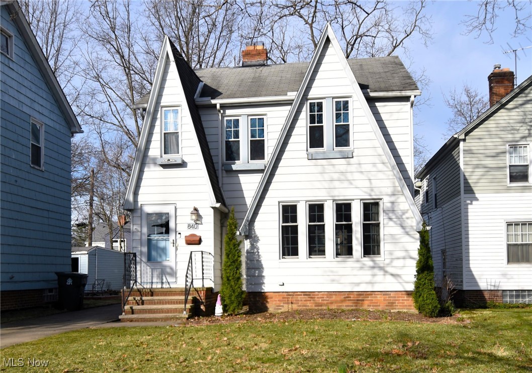 840 Beverly Road Cleveland Heights, OH 44121 - Photo 2 of 39