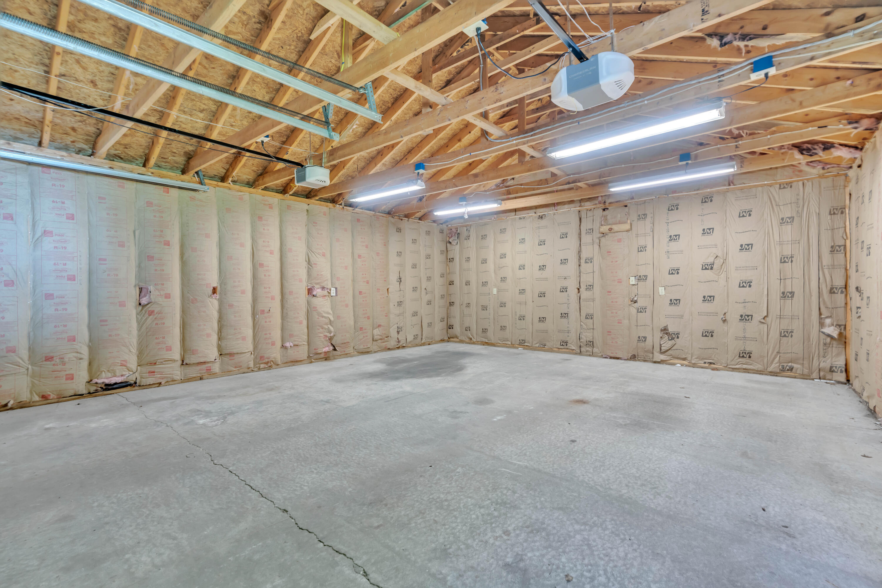 38 Hanson Ridge Road Sanford, ME 04073 - Photo 9 of 29 Garage