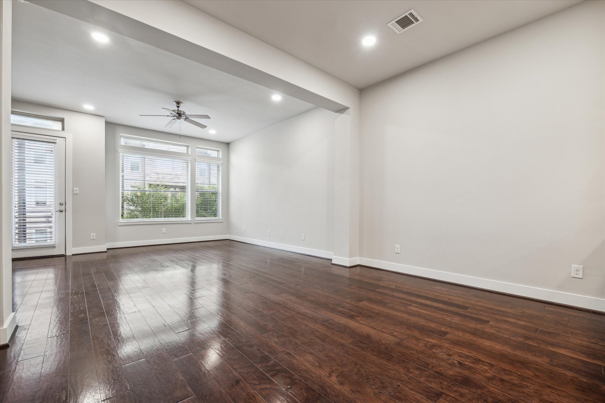 4508 Cornish Street, Unit A Houston, TX 77007 - Photo 21 of 22 This open floor plan is defined with spacious rooms including this great sized Dining Room.